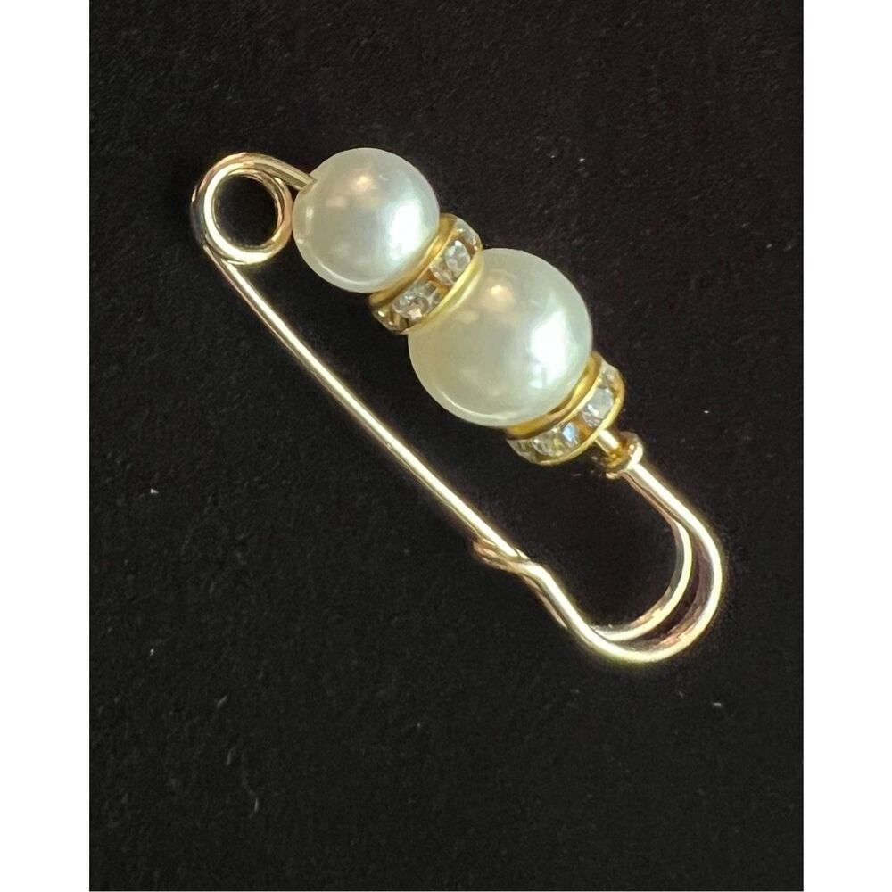 Pearl safety pin style brooch